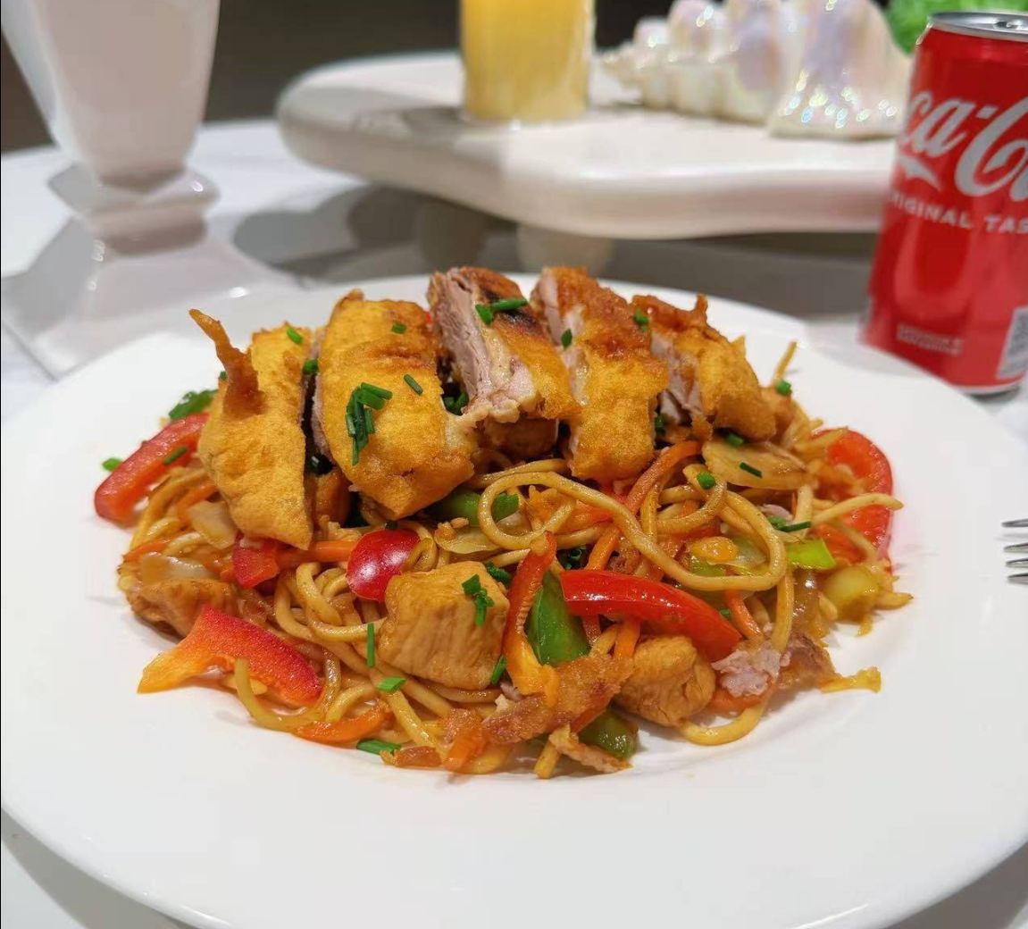 Knusprige Ente mit Nudeln